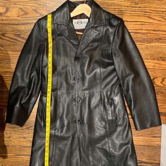 The Old Mill Vintage Leather Jacket - Picture 9 of 10